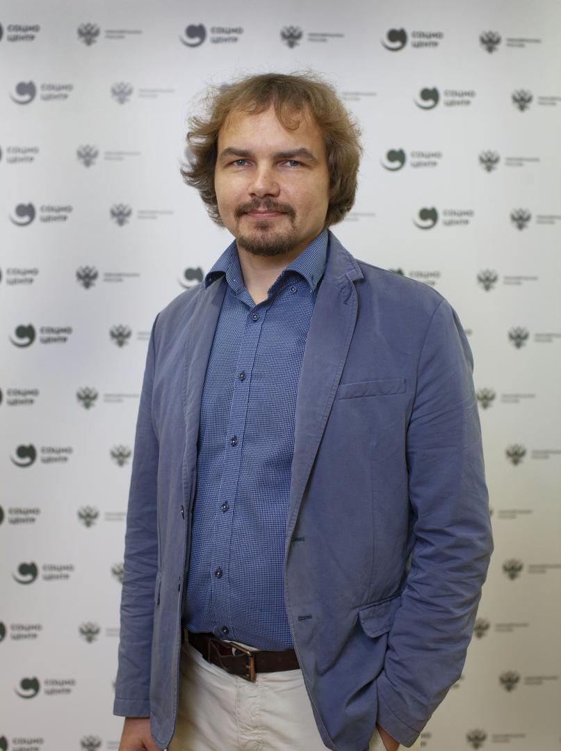 Ведущий научный сотрудник Центра искусственного интеллекта НГУ, к.ф.-м.н. Евгений Павловский рассказал о продукте, который представит на выставке форума его команда